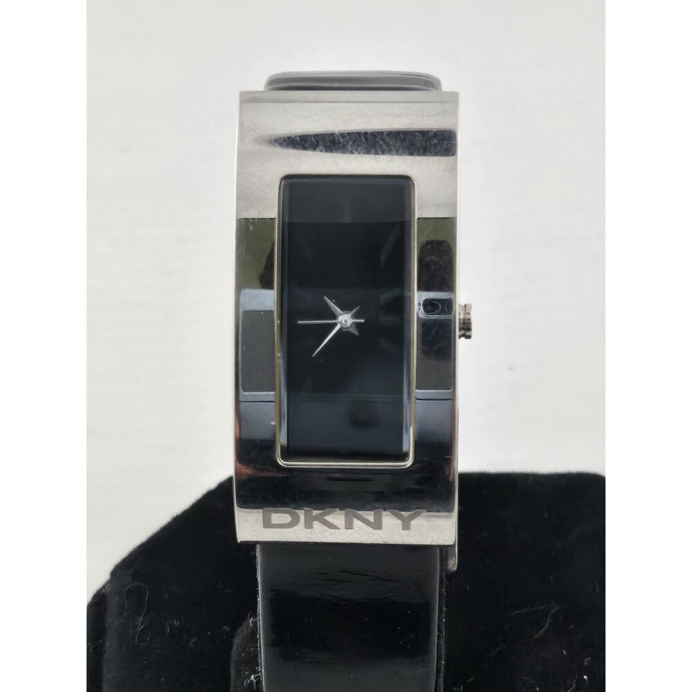 Ladies Donna Karan DKNY NY4750 Quartz Watch New Battery Runs Great